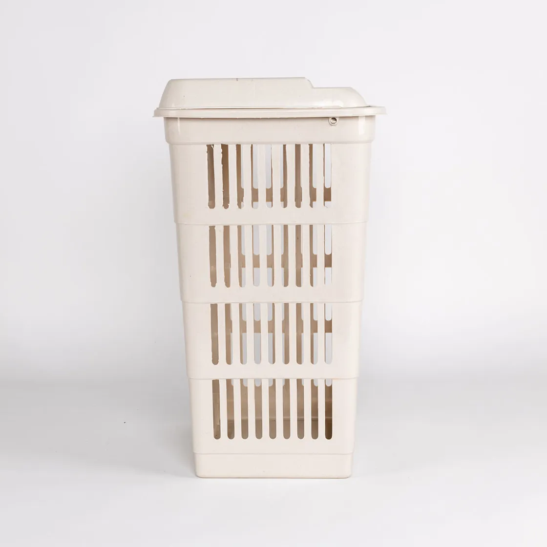 Cestas Y Palanganas>Cesto para colada con tapa crema 40L