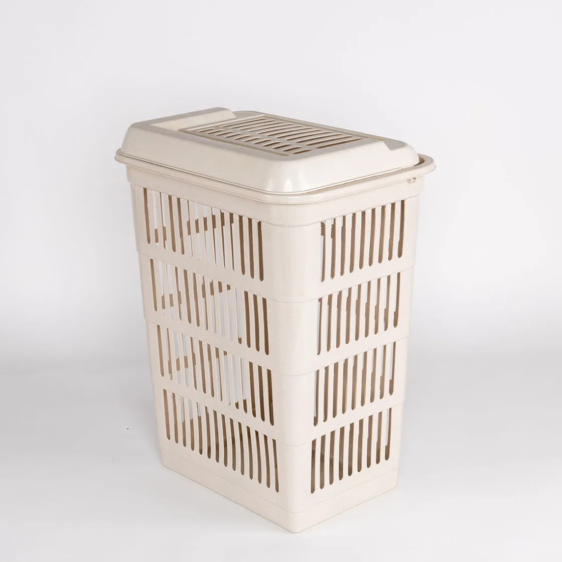 Cestas Y Palanganas>Cesto para colada con tapa crema 40L