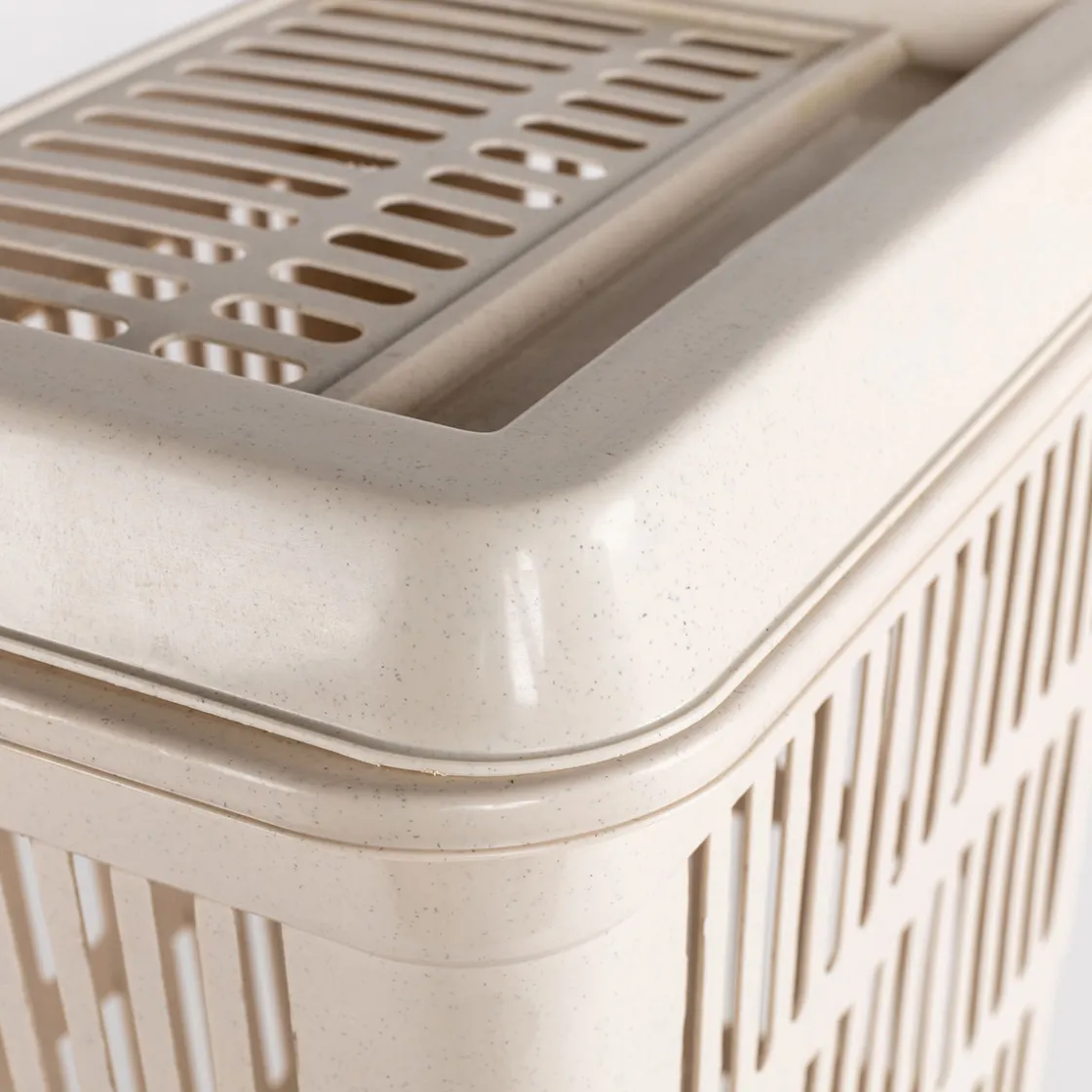 Cestas Y Palanganas>Cesto para colada con tapa crema 40L