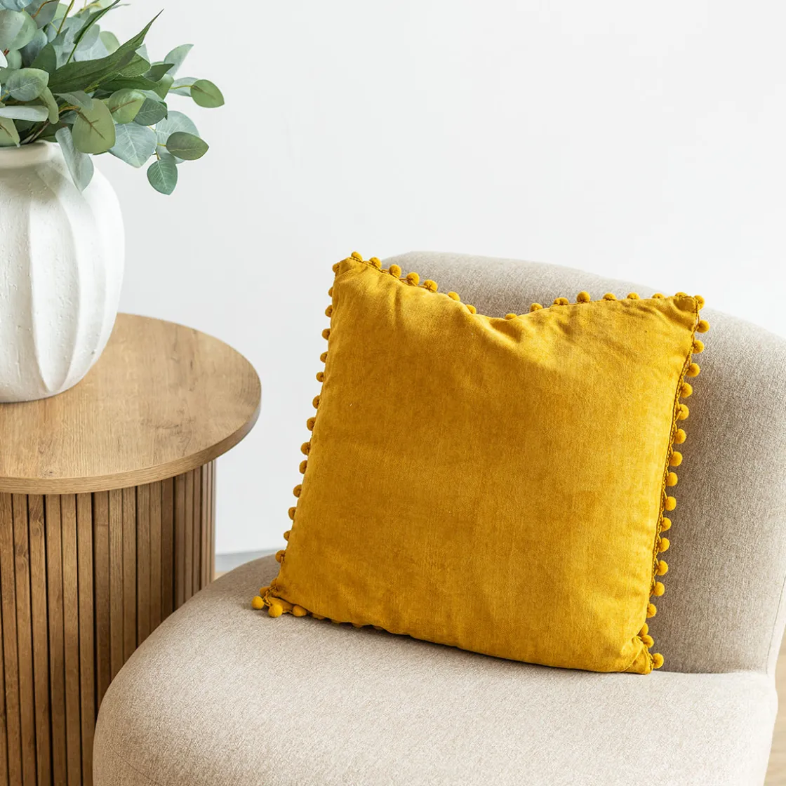 atmosphera Cojines Y Fundas Decorativas>Cojín Ocre Con Pompones 40x40Cm