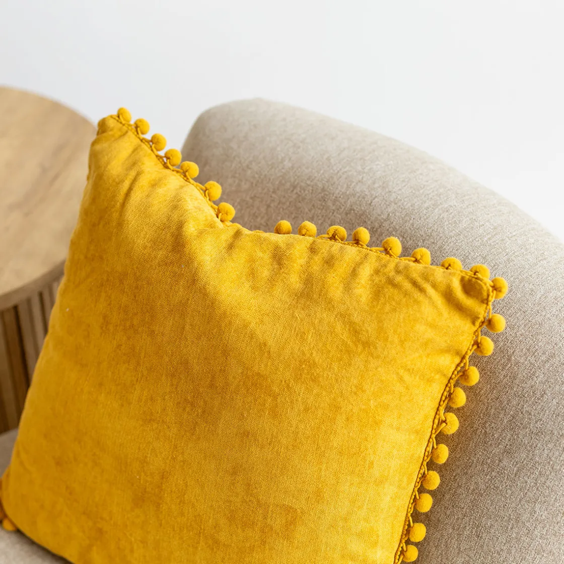 atmosphera Cojines Y Fundas Decorativas>Cojín Ocre Con Pompones 40x40Cm
