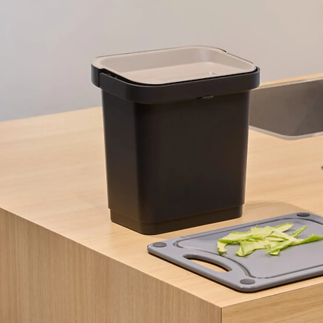 5five Botes De Basura Y Contenedores De Reciclaje>Cubo de basura rectangular negro 5L