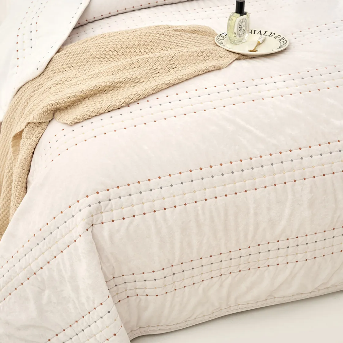 hôma Edredones Y Colchas>Edredón IVREA beige de terciopelo 220x240cm
