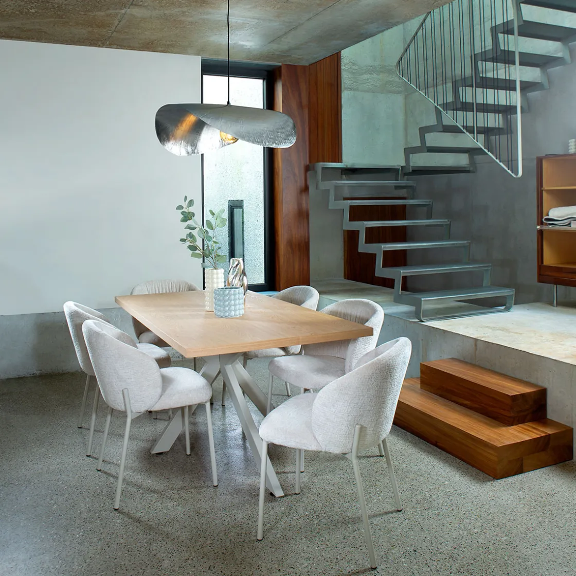 Mesas Para Comer>Mesa de comedor GORDES de mdf con patas de metal